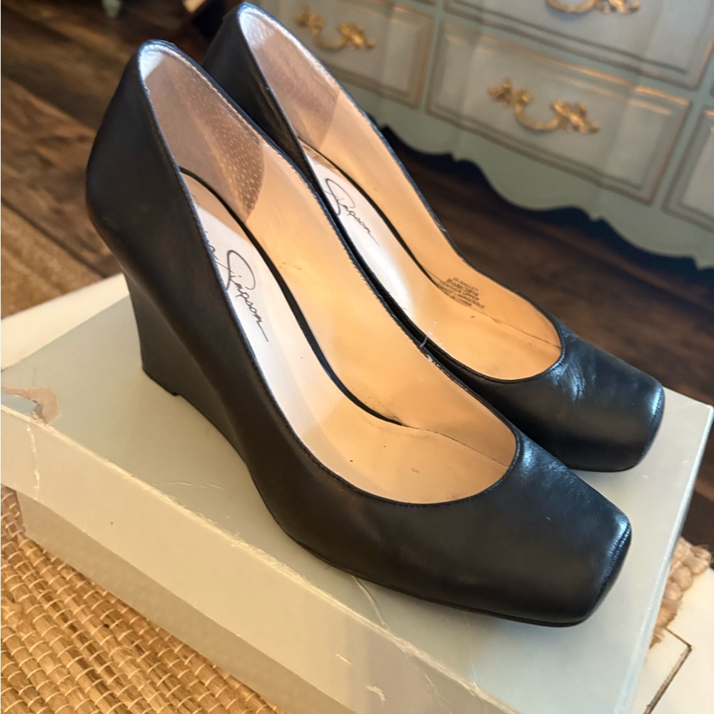 Elegant Black Wedge Pumps Jessica Simpson - Picture 5 of 8